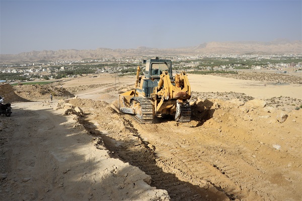 عملیات آماده‌سازی و زیرسازی جاده منتهی به امامزاده شاه محمد (پیر سرکمر)