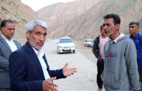بازدید فرماندار و رئیس شورای شهر بهارستان از روند ترمیم جاده جم به فیروزآباد