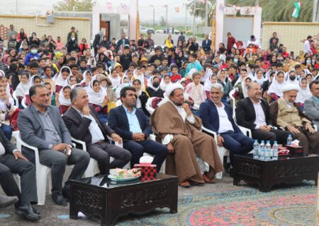 جشن بزرگ انقلاب با حضور باشکوه مردم در شهر بهارستان برگزار شد
