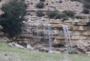 جاری شدن آبشار محله چاهتلخو شهر بهارستان