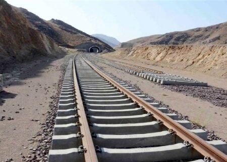 پیشرفت ۳۳ درصدی فیزیکی خط راه‌آهن استان در تنگستان