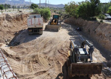 عملیات احداث دستک پل خیابان نخلستان شهر بهارستان آغاز شد