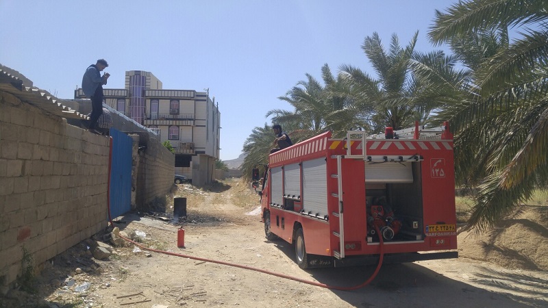 اطفاء حریق در یکی از کارگاه های شهر بهارستان