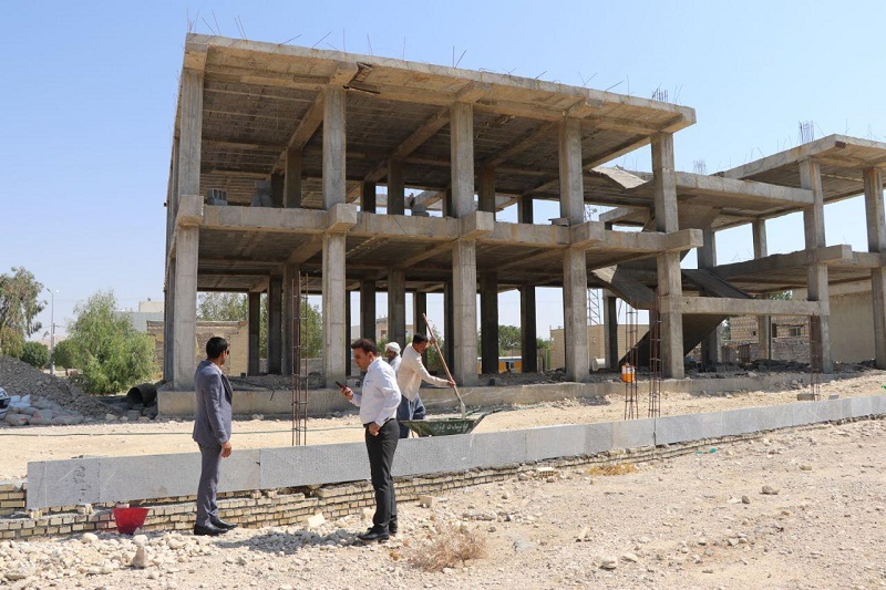 بازدید شهردار و رئیس شورای اسلامی بهارستان از مدرسه در حال ساخت میلاد
