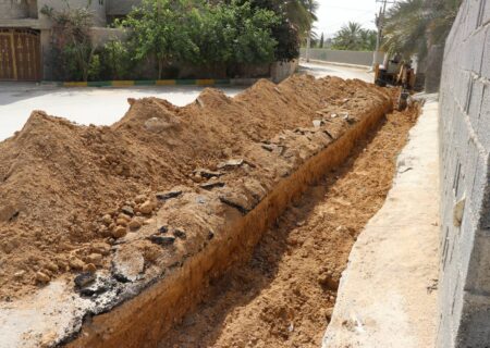 آغاز عملیات اجرایی کانال دفع آب‌های سطحی در خیابان اصلی محله چاهتلخو شهر بهارستان