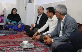 دیدار و تجلیل فرماندار جم از خانواده شهید بهامین در شهر بهارستان