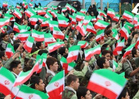 جشن بزرگ انقلاب در شهر بهارستان برگزار می گردد
